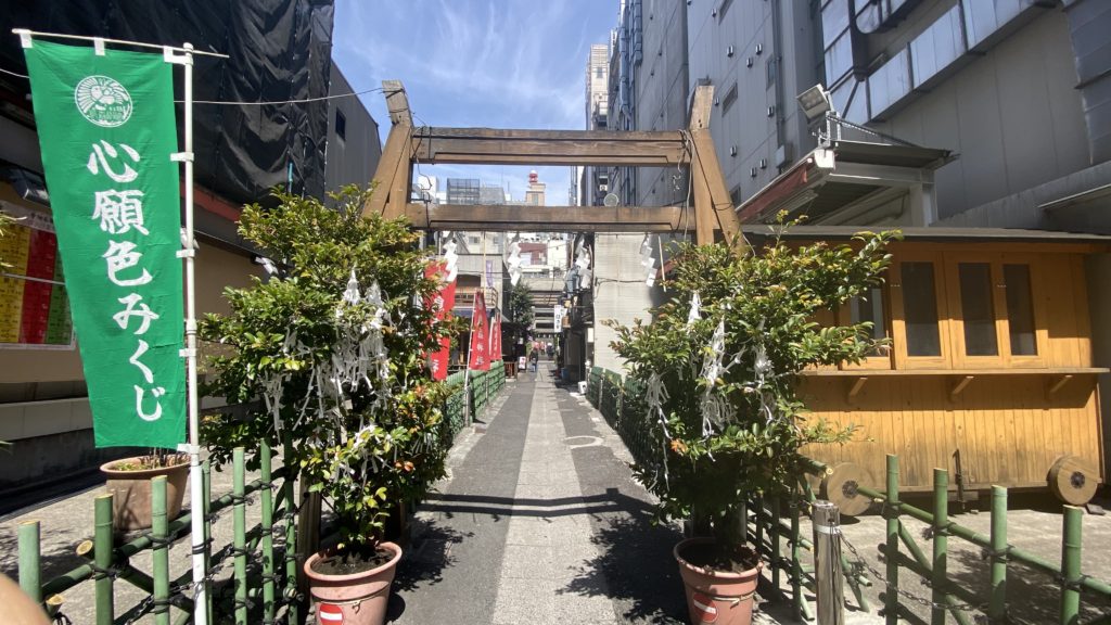 烏森神社の参道
