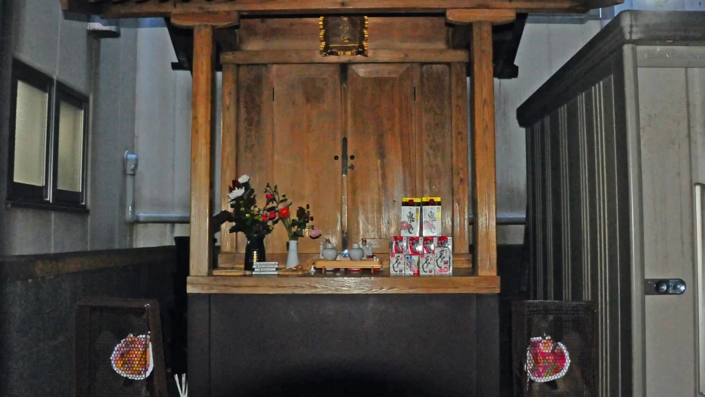 花房稲荷神社拝殿