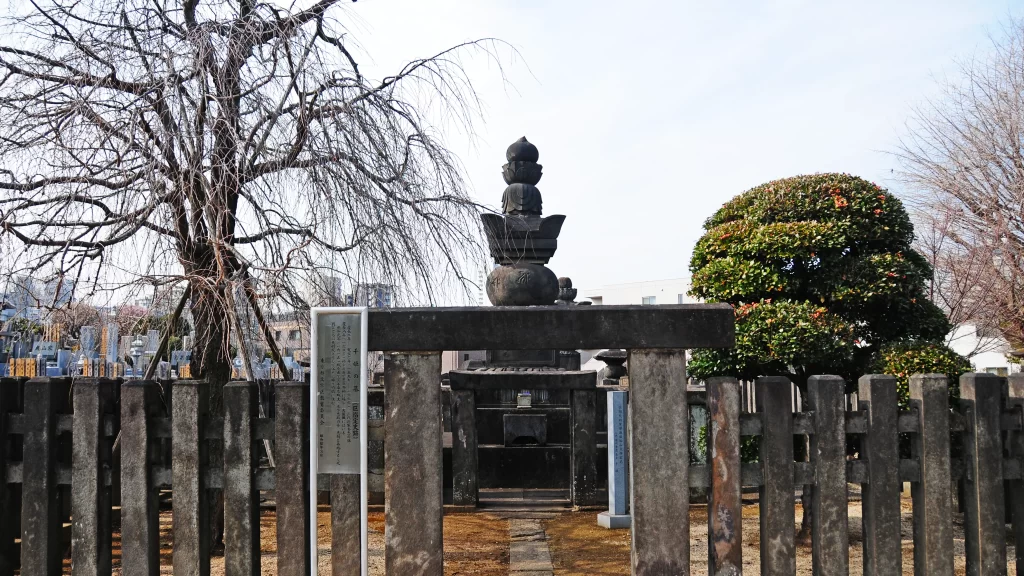 春はきっとしだれ桜が美しい千姫の墓所