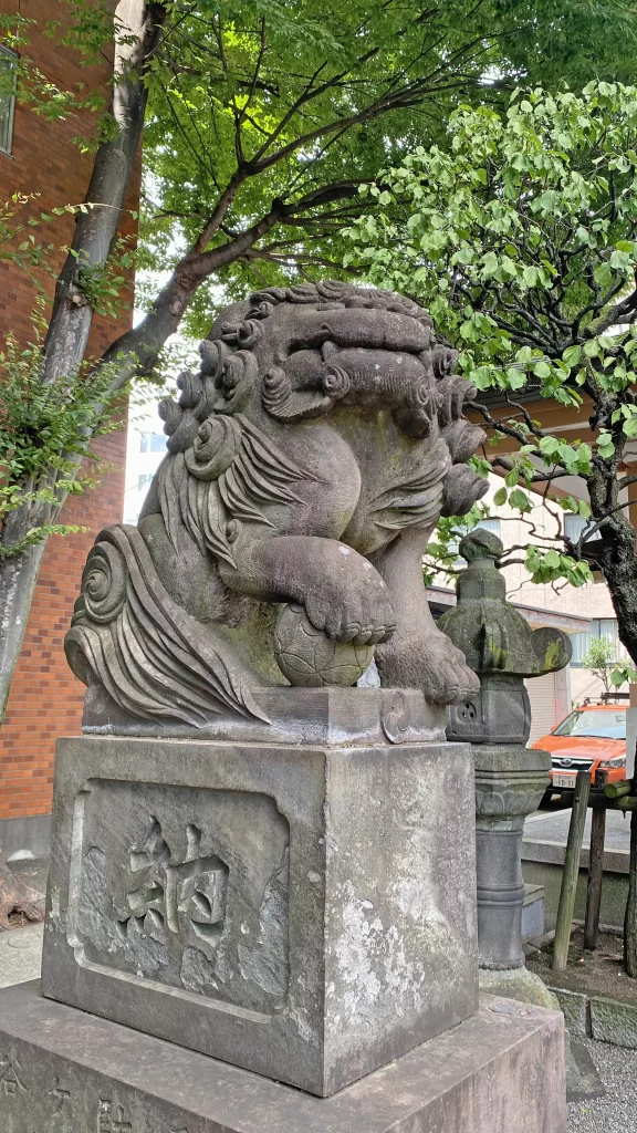 穏田神社狛犬