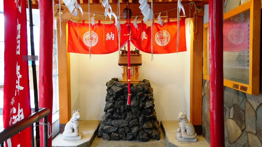 初音森神社儀式殿社殿