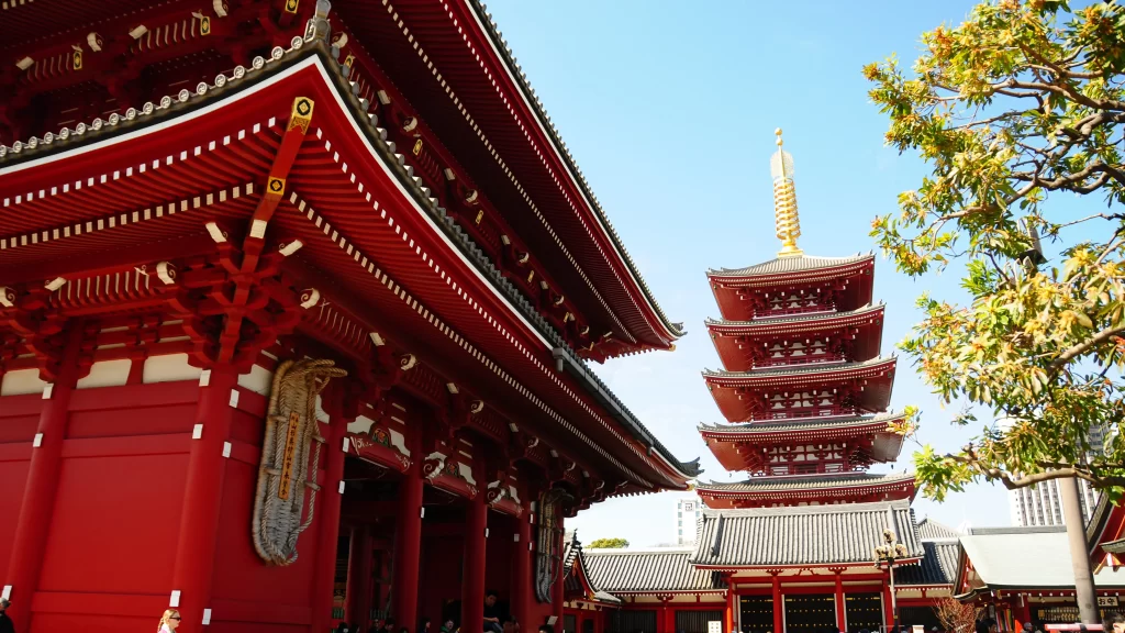 浅草寺の宝蔵門と五重塔