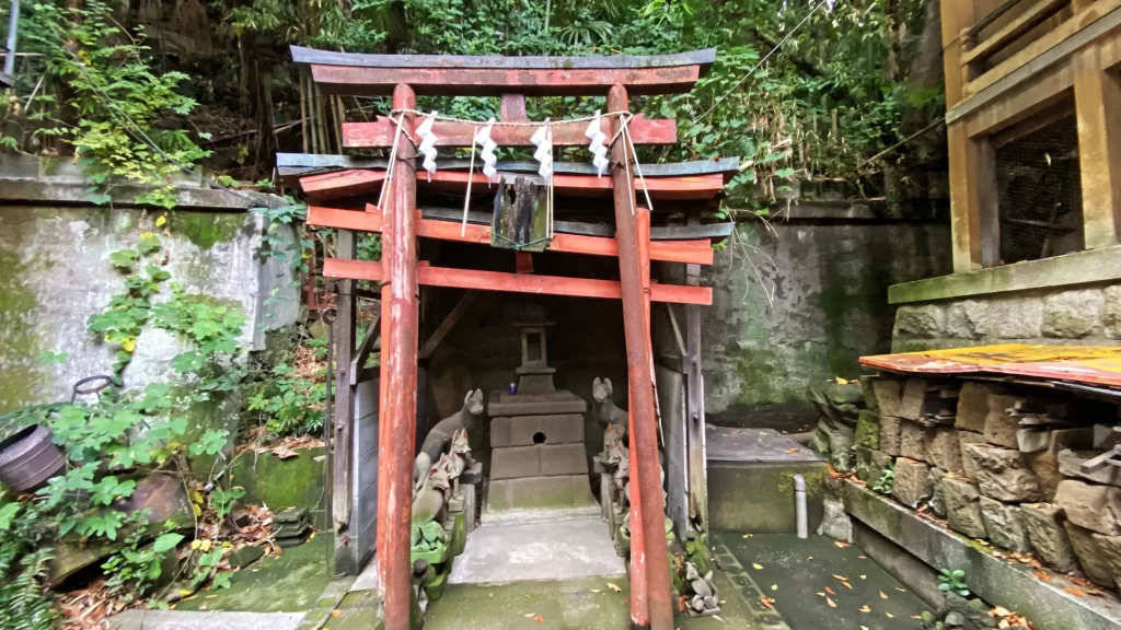 御田八幡神社の奥の奥の稲荷神社